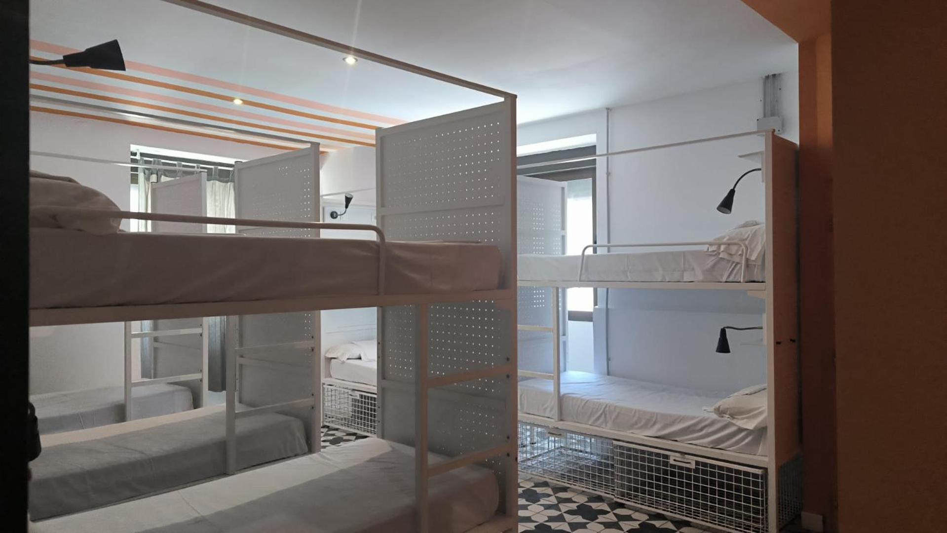 Lit dans Dortoir Mixte de 10 Lits avec Salle de Bains Privative