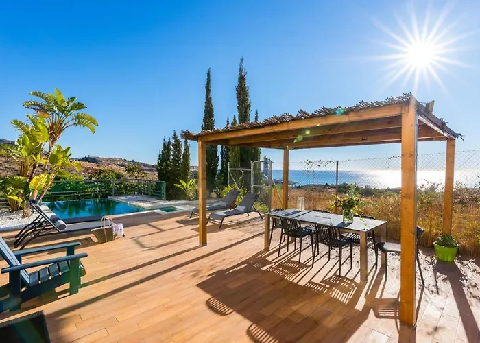 Luxury Villa With Swimming Pool And Amazing Views